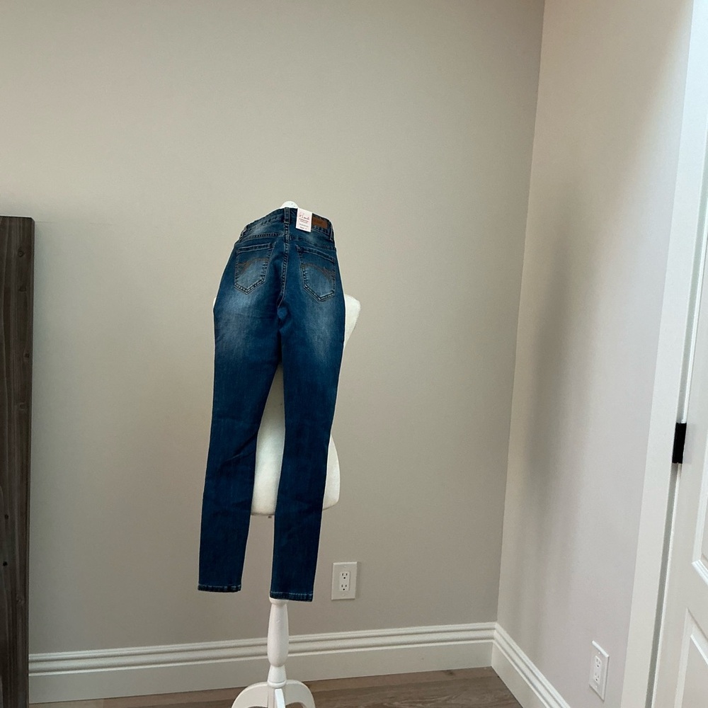 Jeans ,straight leg
Brand new